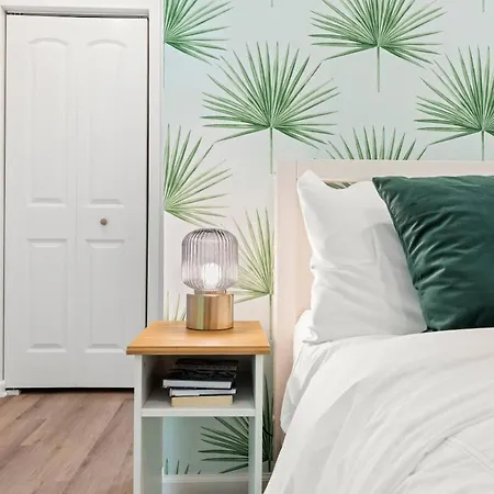 Palm Cottage Tiny House Hideaway